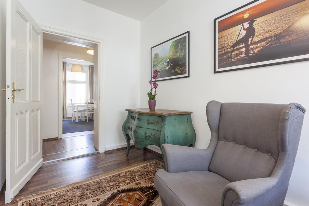 The Rheinsberger - Cosy 2Br One Living Room Up To 6 เบอร์ลิน ภายนอก รูปภาพ
